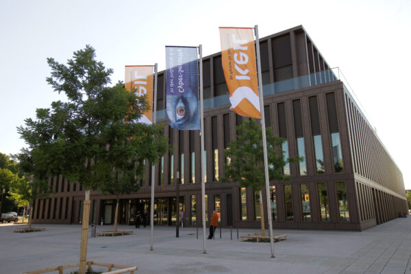 Reutlinger Stadthalle von Aussen