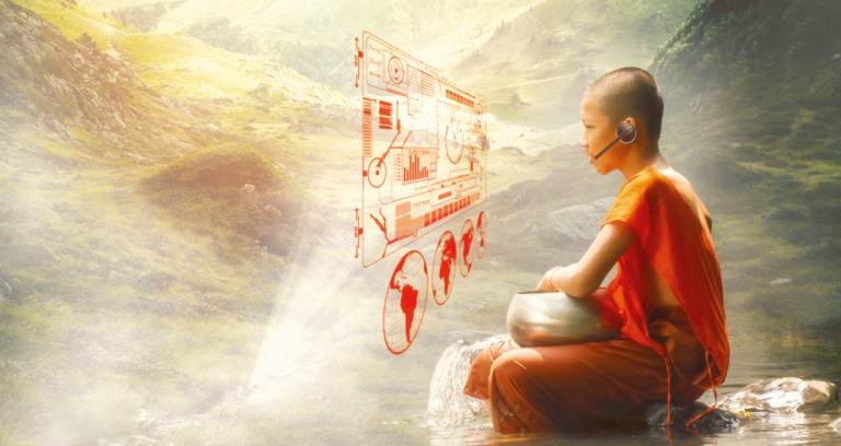 Ein junger Mensch sitzt auf einem Berg vor einem Terminal